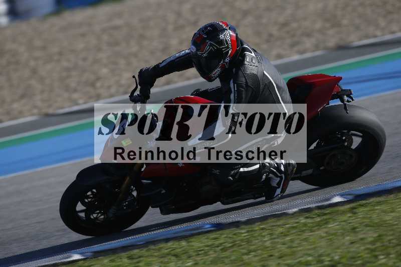 /Archiv-2024/02 29.01.-02.02.2024 Moto Center Thun Jerez/Gruppe gruen-green/6